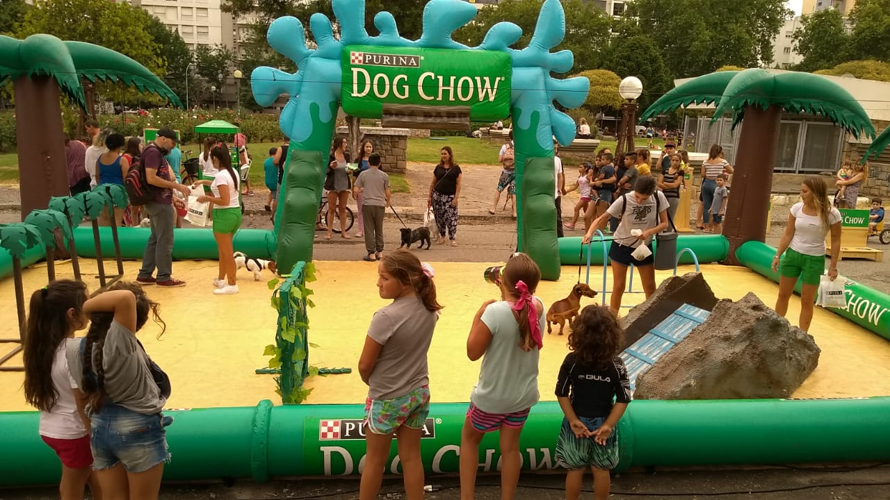 PERIMETRO DOG CHOW - Juegos con Publicidad - Boreas Designs