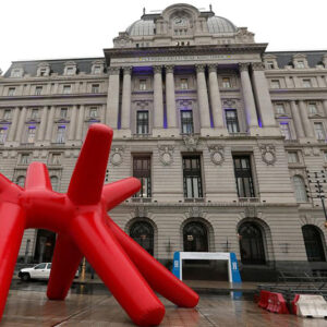Escultura Foro Económico - Imagen 1