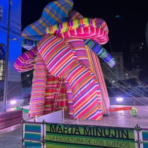 Escultura de los Sueños - Marta Minujín - Imagen 1
